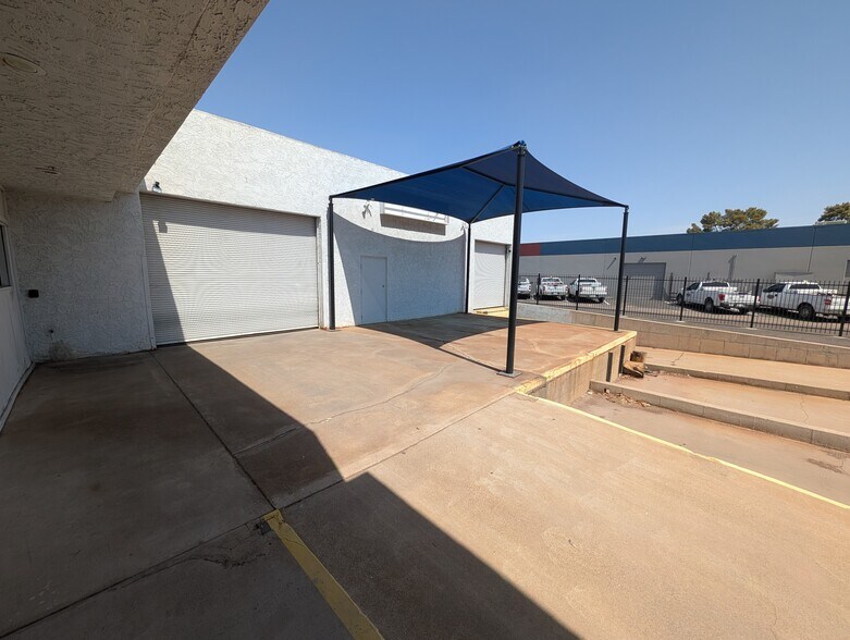 2430 S 20th St, Phoenix, AZ à vendre - Photo de l’immeuble – Image 2 sur 12