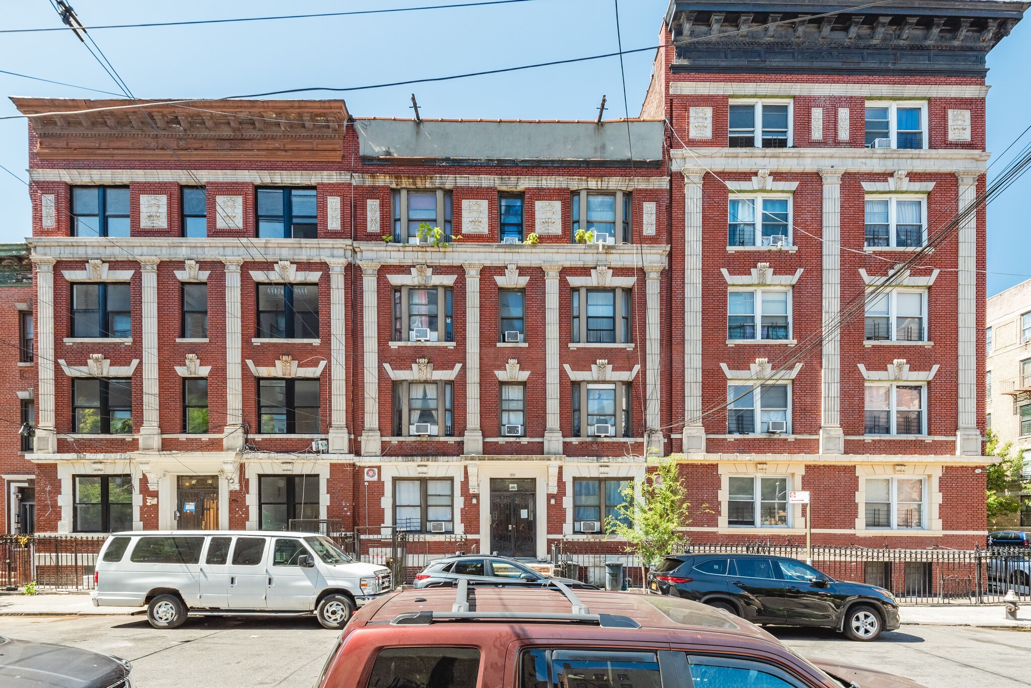 1081 Teller Ave, Bronx, NY à vendre Photo de l’immeuble– Image 1 sur 12