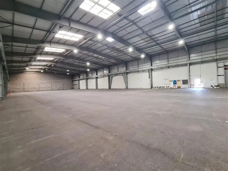 Local d'activités dans Ploufragan à vendre - Photo intérieure – Image 2 sur 6