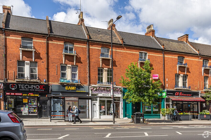 231 Holloway Rd, Londres à louer - Photo de l’immeuble – Image 2 sur 3