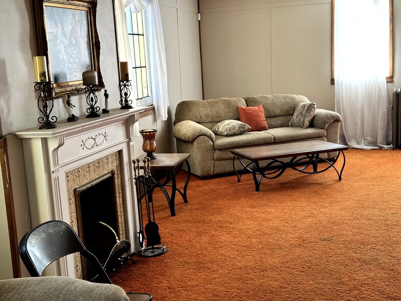 8700 S Emerald Ave, Chicago, IL à vendre - Photo intérieure – Image 3 sur 7