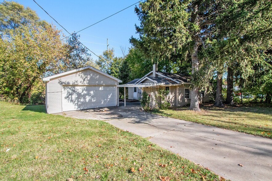 1005 E Front St, Buchanan, MI à vendre - Photo de l’immeuble – Image 3 sur 16