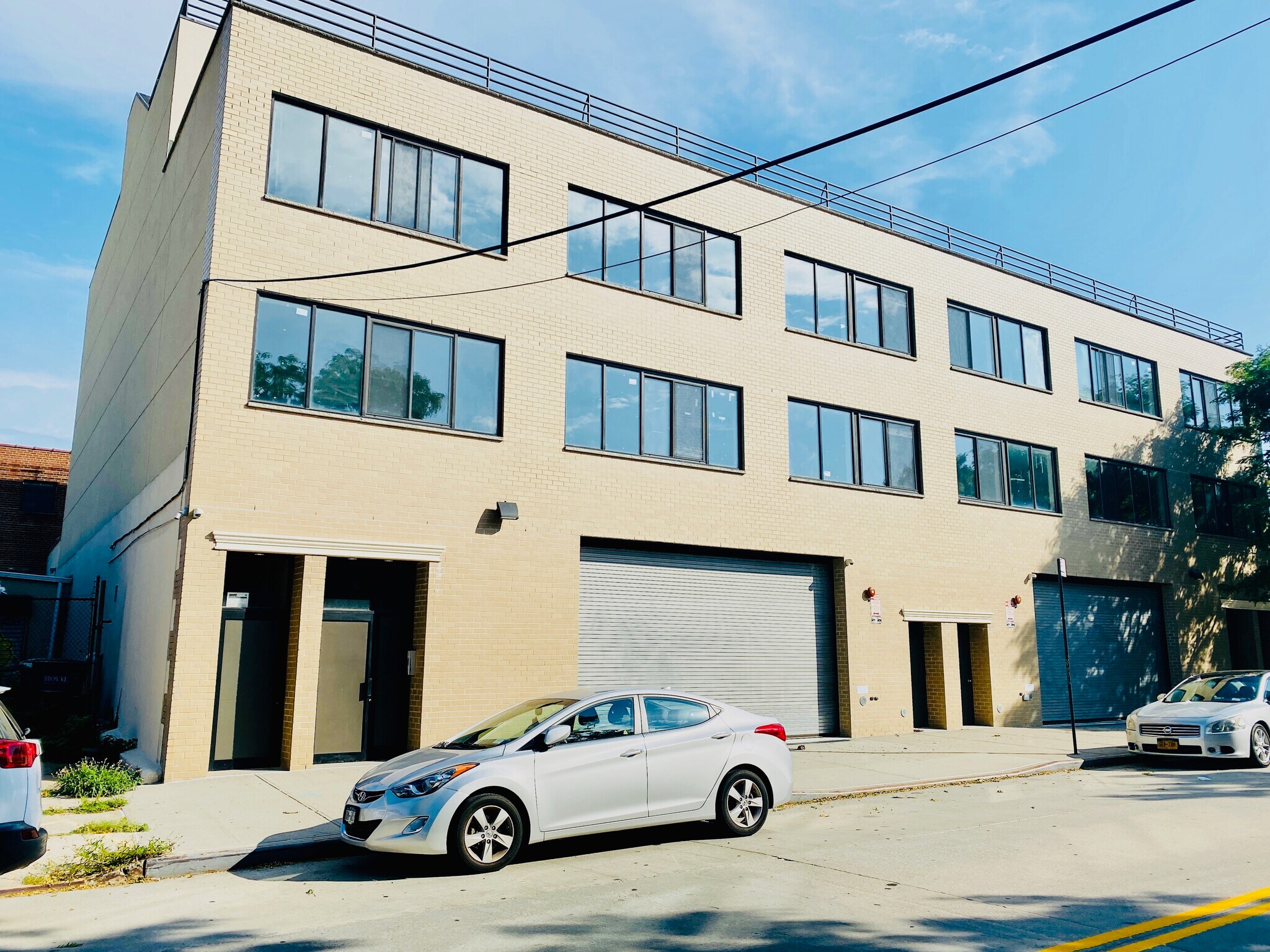 1961 49th St, Long Island City, NY à louer Photo de l’immeuble– Image 1 sur 11