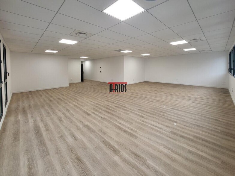 Bureau dans Aubagne à louer - Photo intérieure – Image 2 sur 6
