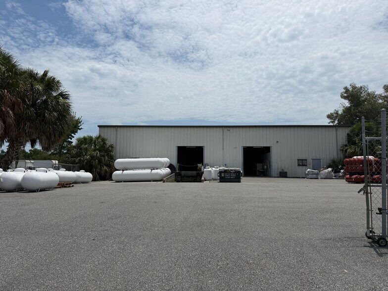 229 SW 54th Ct, Ocala, FL à louer - Photo de l’immeuble – Image 3 sur 13
