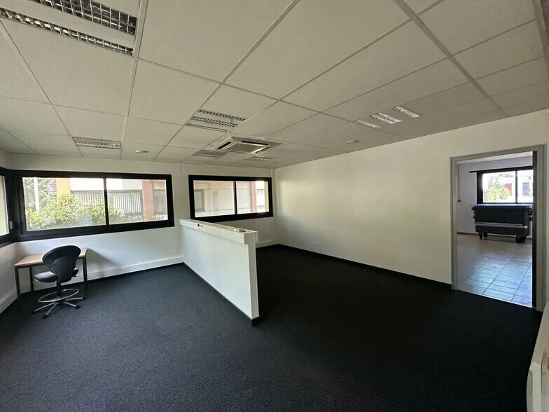 Local d'activités dans Eckbolsheim à vendre - Photo intérieure – Image 2 sur 10