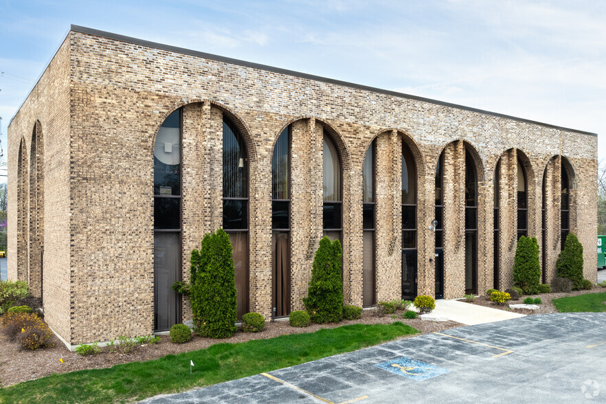 16860 Oak Park Ave, Tinley Park, IL à louer - Photo principale – Image 1 sur 9