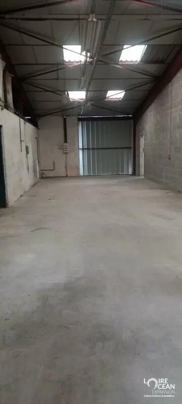 Plus de détails pour Local d'activités à louer