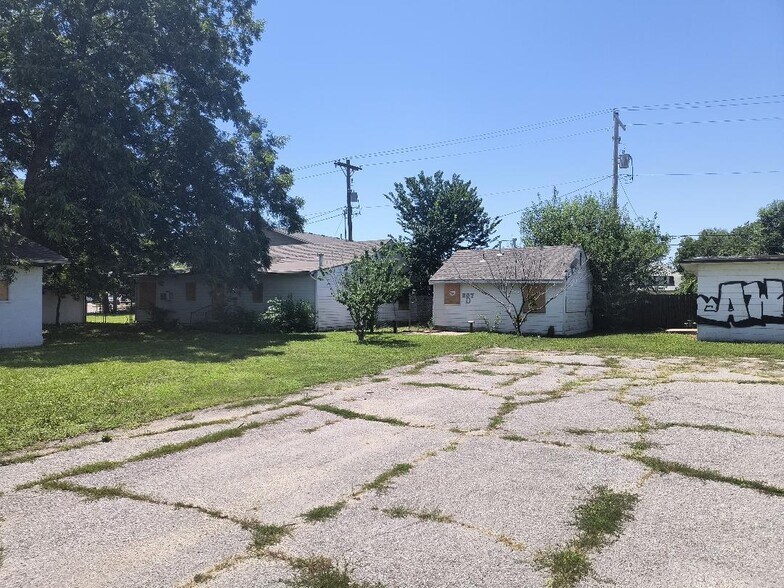 1518 E 1st St N, Wichita, KS à vendre - Photo de l’immeuble – Image 3 sur 6