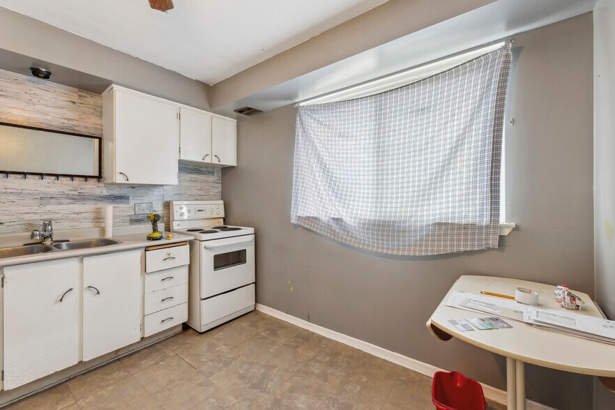 361 Linden St, Oshawa, ON à vendre - Photo intérieure – Image 2 sur 4