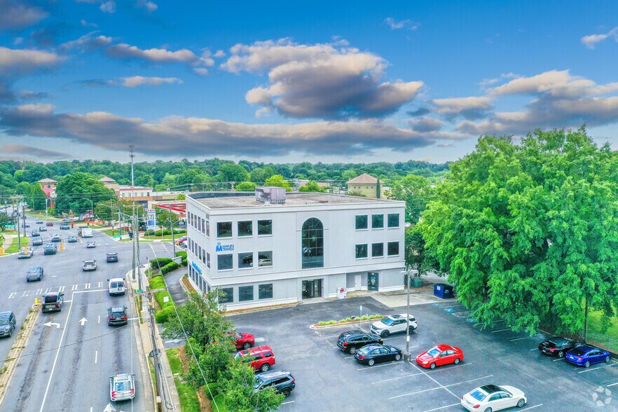 4400 Park Rd, Charlotte, NC à louer - Photo principale – Image 1 sur 2