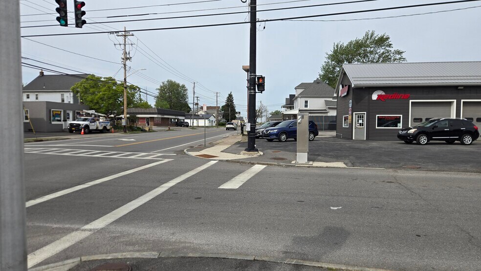 397 West Ave, Lockport, NY à louer - Photo de l’immeuble – Image 3 sur 13