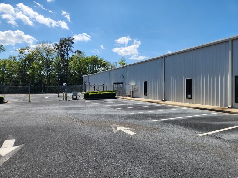 400 Commerce Center Dr, Brunswick, GA à vendre - Photo de l’immeuble – Image 2 sur 10