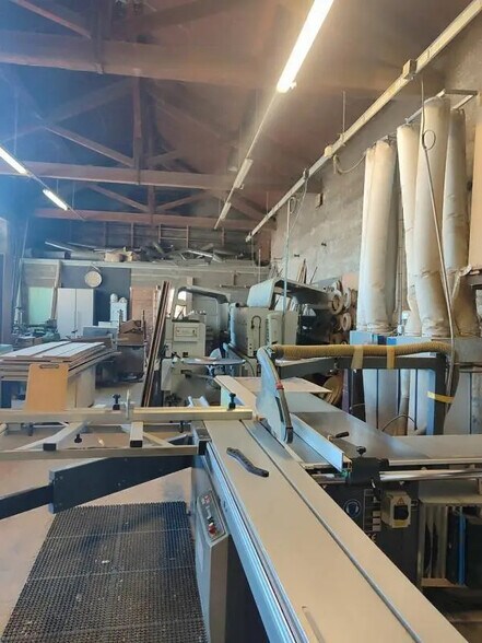 Local d'activités dans Bourgoin-Jallieu à vendre - Photo intérieure – Image 3 sur 4