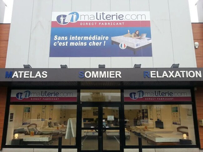Plus de détails pour Local commercial à louer