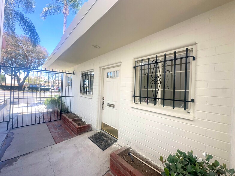 815 S Main St, Corona, CA à vendre - Photo de l’immeuble – Image 3 sur 9