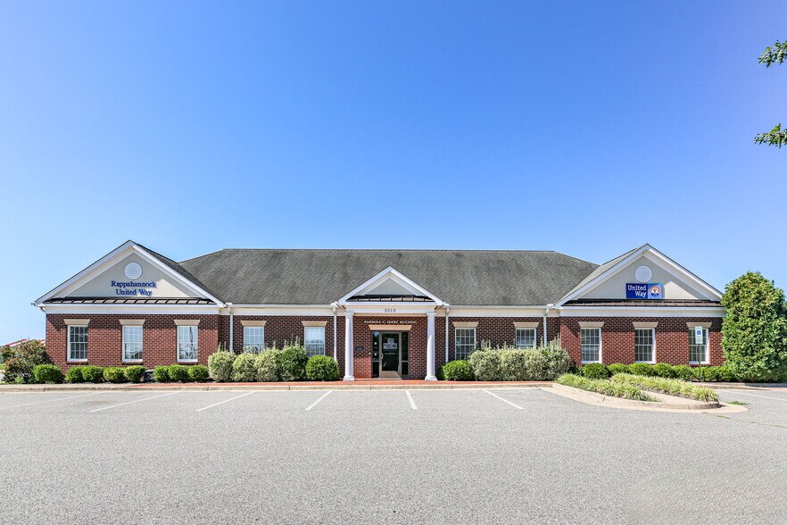3310 Shannon Park Dr, Fredericksburg, VA à vendre - Photo de l’immeuble – Image 2 sur 39