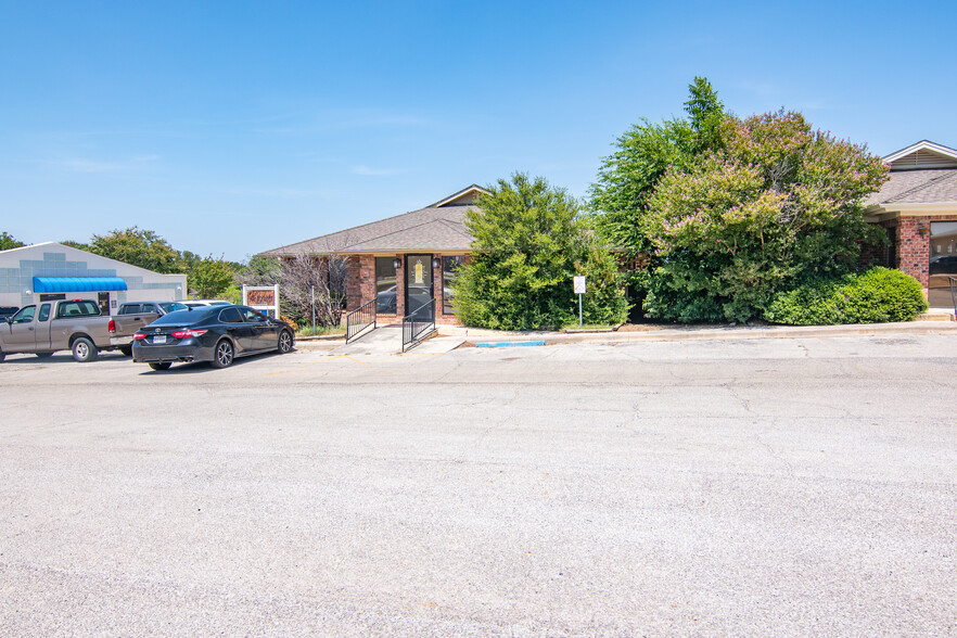 2504 Crockett Dr, Brownwood, TX à vendre - Photo de l’immeuble – Image 3 sur 26