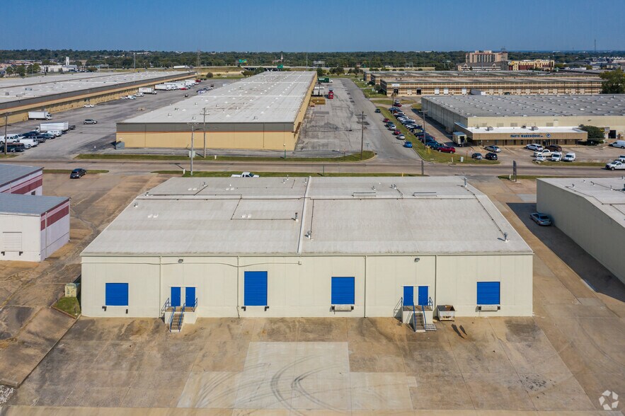 7202-7378 E 38th St, Tulsa, OK à louer - Photo de l’immeuble – Image 3 sur 5