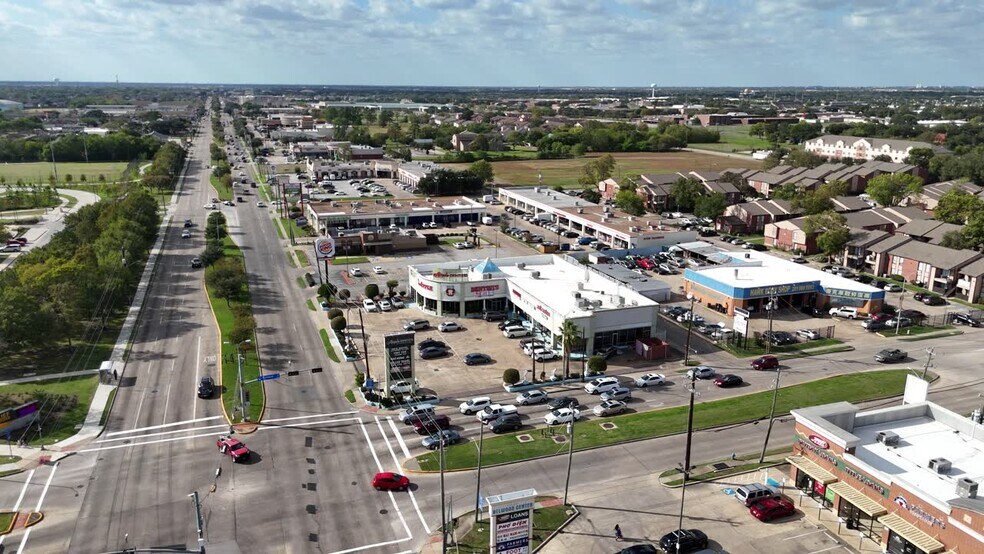 11900 Bellaire Blvd, Houston, TX à louer - Vidéo sur l’annonce professionnelle – Image 3 sur 8