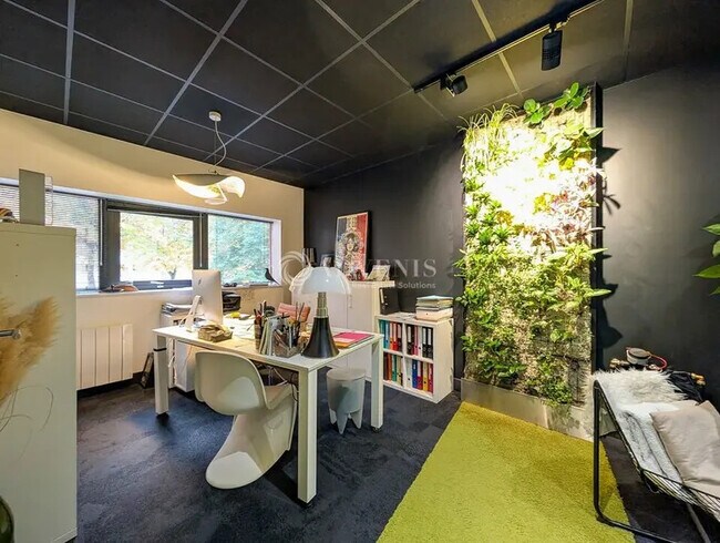 Plus de détails pour Bureau à louer