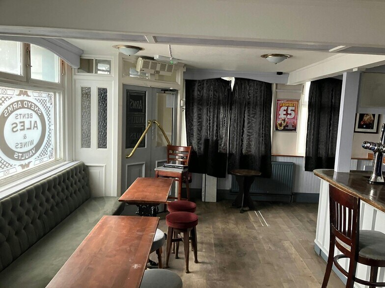 36 Higherland, Newcastle à vendre - Photo de l’immeuble – Image 3 sur 12