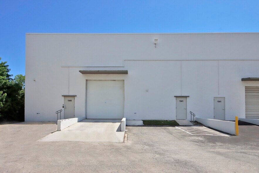 1901-1949 Tigertail Blvd, Dania, FL à louer - Photo intérieure – Image 2 sur 8