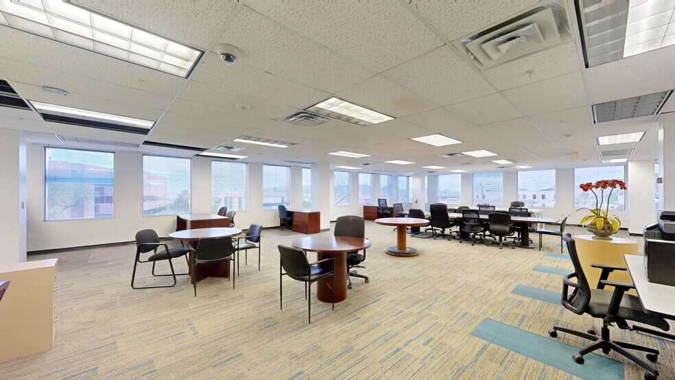6070 Gateway Blvd E, El Paso, TX à louer - Numérisation 3D Matterport – Image 2 sur 25