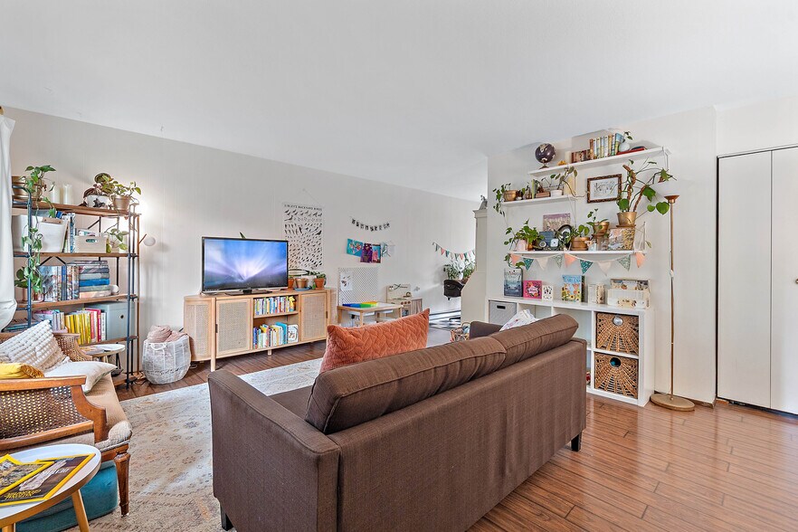 806 SE Nehalem St, Portland, OR à vendre - Photo de l’immeuble – Image 3 sur 23