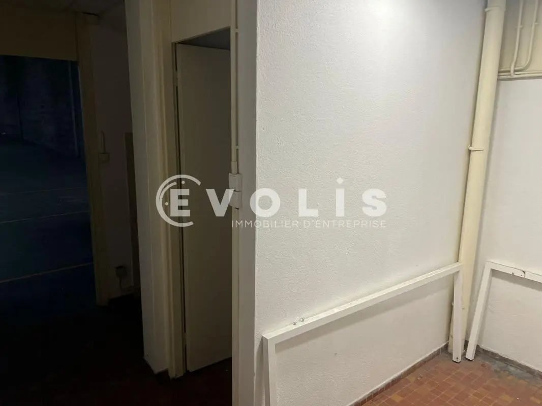 Local d’activités dans Chassieu à louer Photo intérieure– Image 1 sur 20