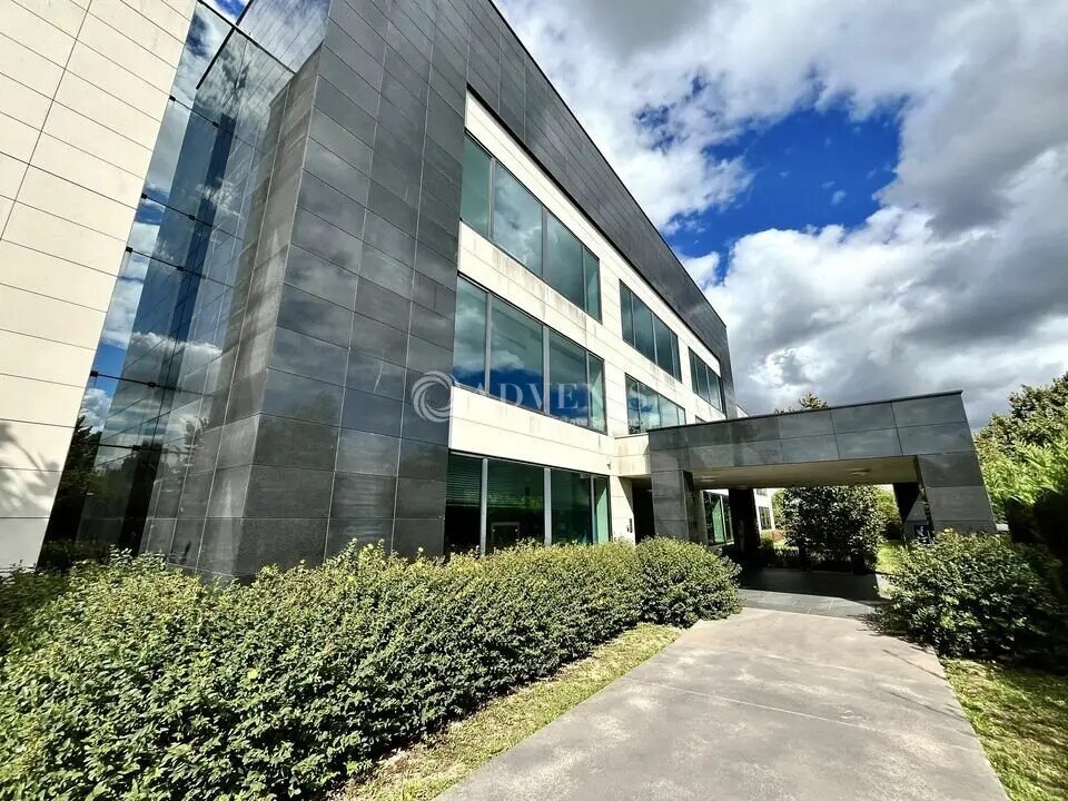 Bureau dans Lieusaint à louer Photo de l’immeuble– Image 1 sur 10