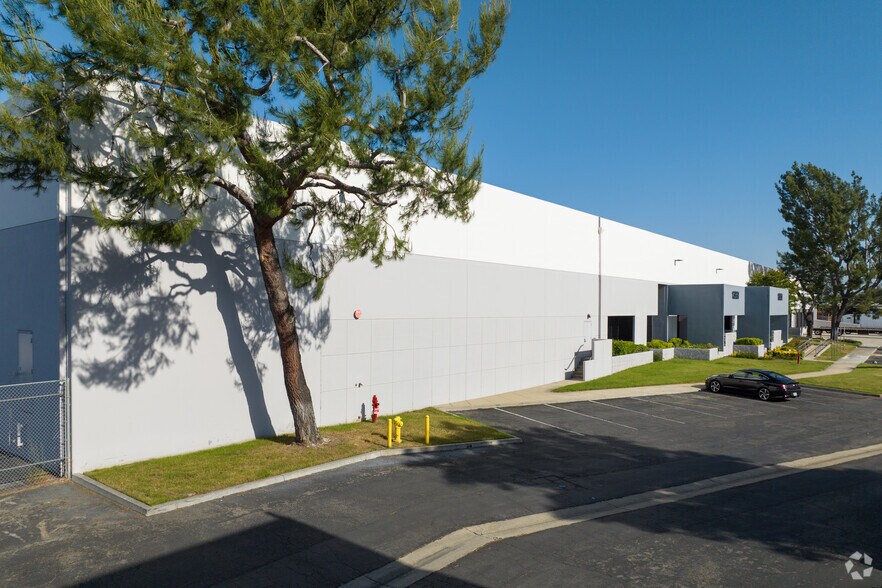 13931-13951 Yorba Ave, Chino, CA à louer - Photo de l’immeuble – Image 2 sur 6