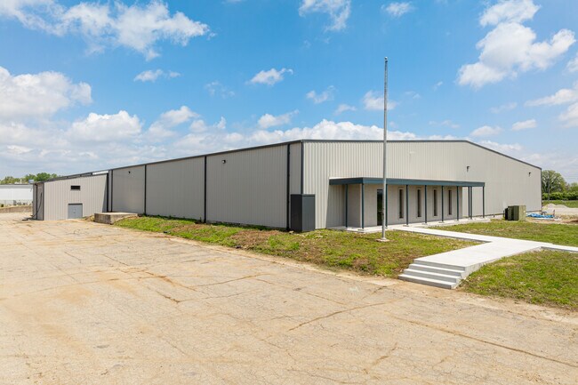 Plus de détails pour 800 Industrial Dr, Franklin, IN - Industriel/Logistique à louer