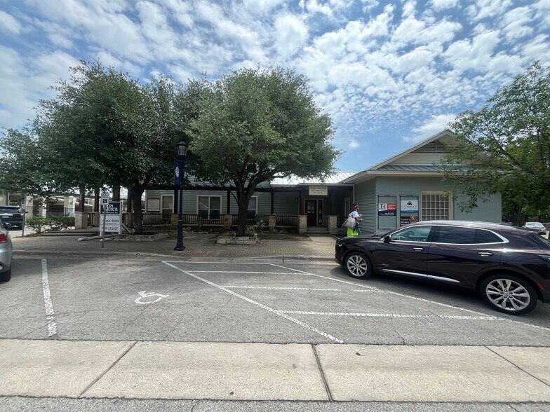 309 W Main St, Round Rock, TX à vendre - Photo de l’immeuble – Image 2 sur 16