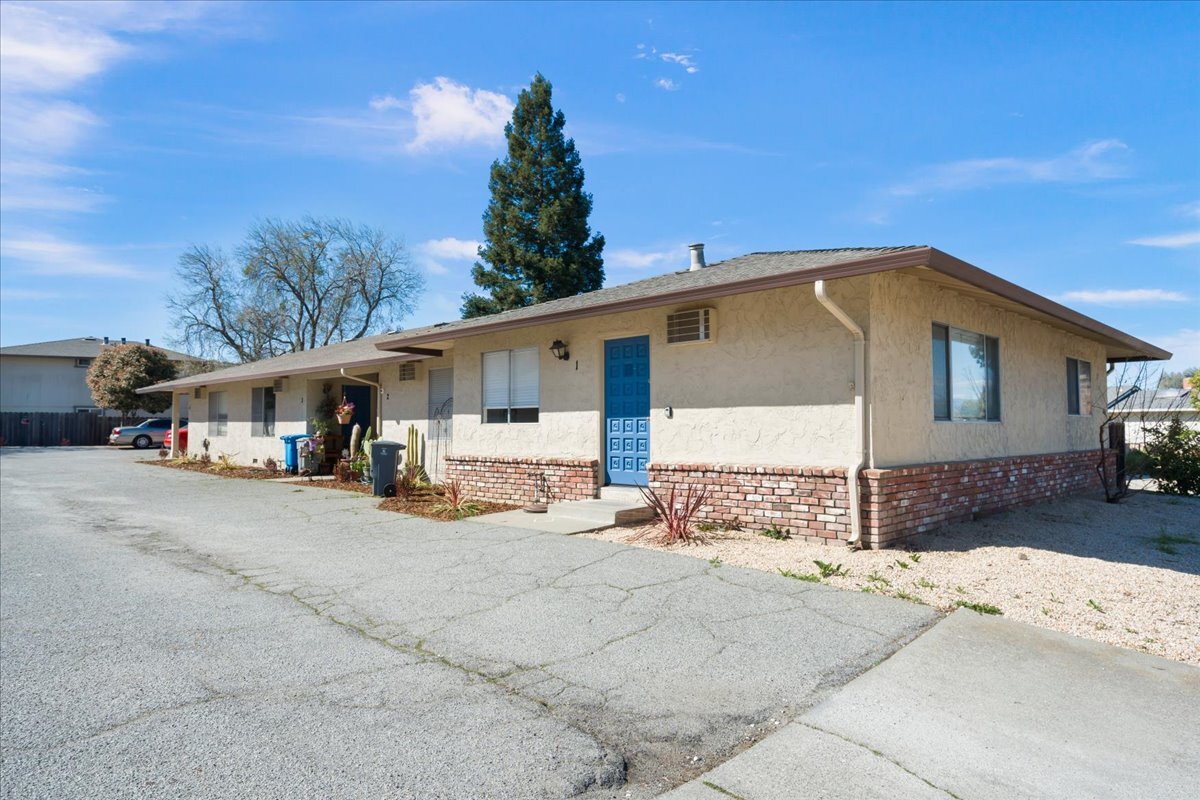 8275 Westwood Dr, Gilroy, CA à vendre Photo principale– Image 1 sur 16