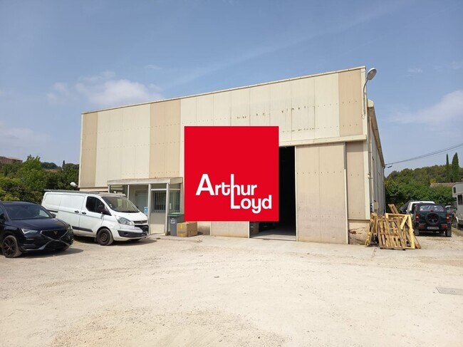 Plus de détails pour Local d'activités à louer
