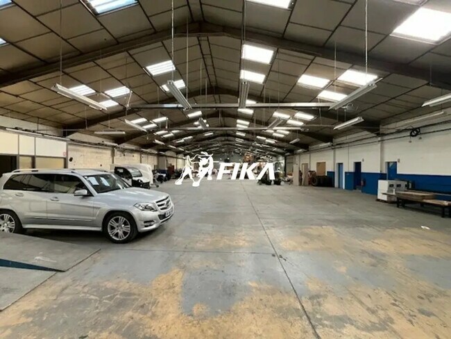 Plus de détails pour Local d’activités à vendre