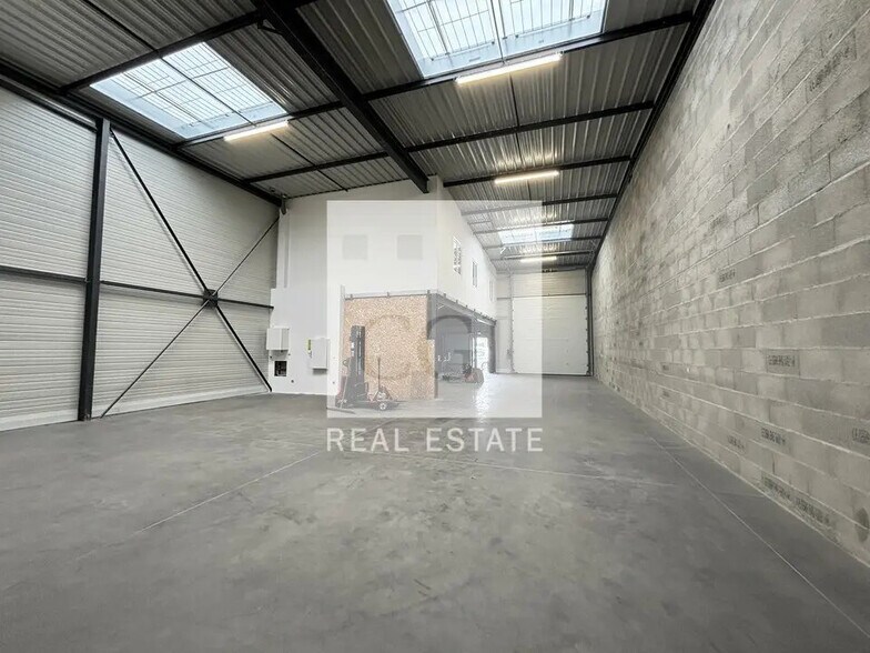 Bureau dans Corbas à louer - Photo de l’immeuble – Image 2 sur 9