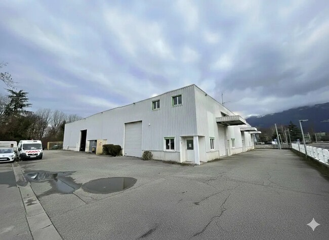 Plus de détails pour Local d’activités à vendre