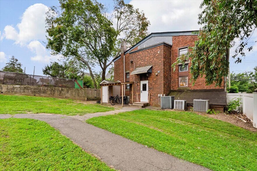 338 Delawanna Ave, Clifton, NJ à vendre - Photo de l’immeuble – Image 2 sur 30