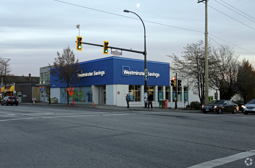 4106 Hastings St, Burnaby, BC à vendre - Photo principale – Image 1 sur 10