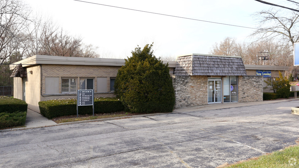 25975-25980 N Diamond Lake Rd, Mundelein, IL à louer - Photo principale – Image 1 sur 8