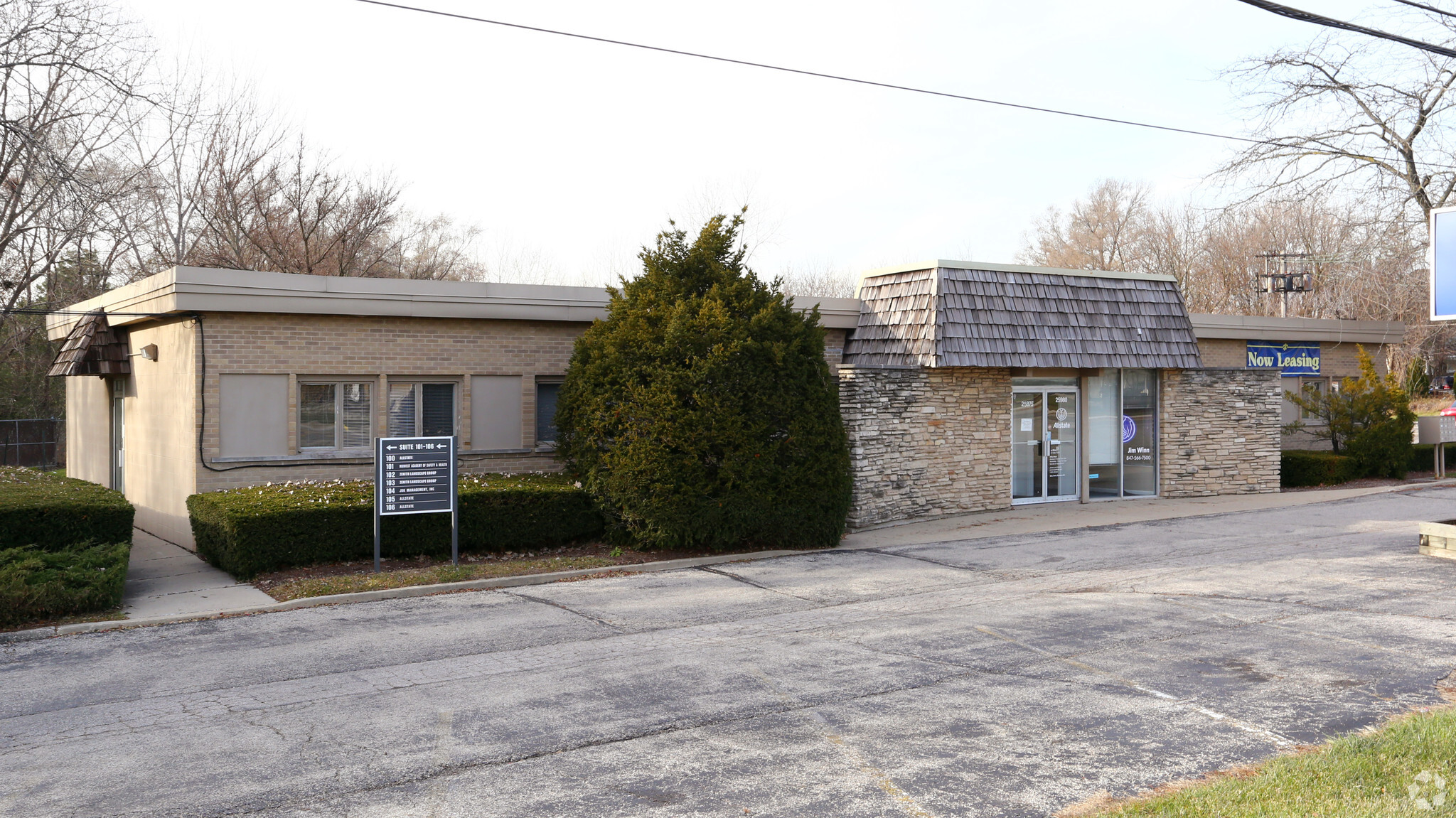25975-25980 N Diamond Lake Rd, Mundelein, IL à louer Photo principale– Image 1 sur 9