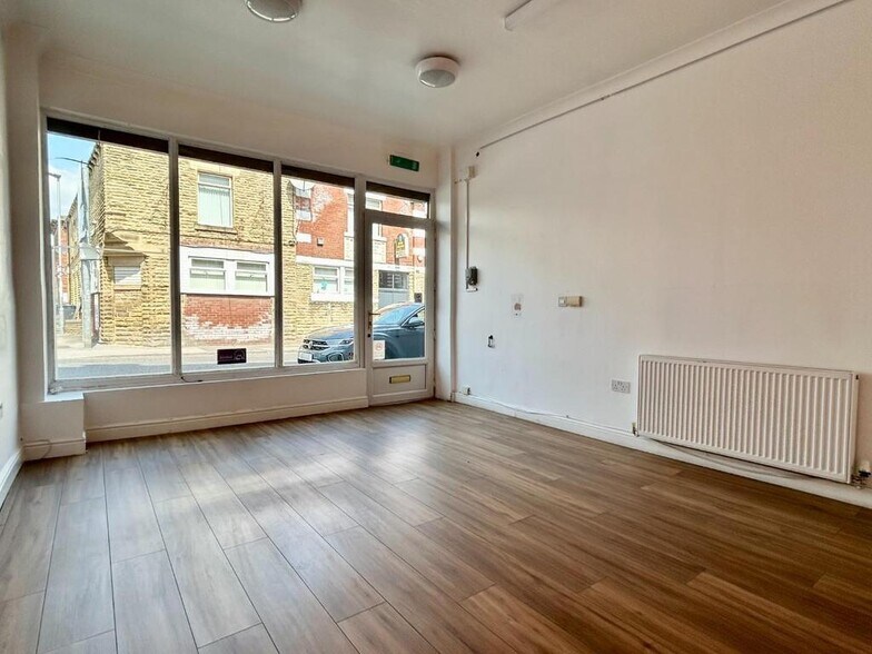 10 Station Rd, Wombwell à vendre - Photo de l’immeuble – Image 3 sur 34