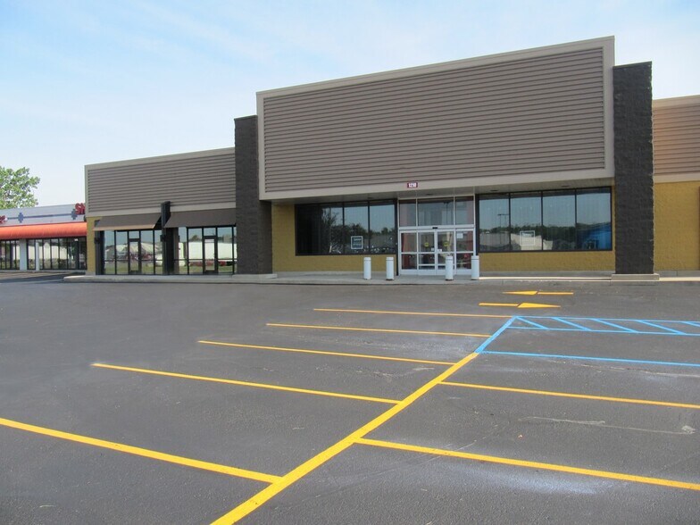 1210 W 15th St, Auburn, IN à louer - Photo de l’immeuble – Image 2 sur 5