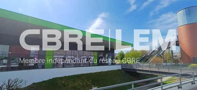 Plus de détails pour Local commercial à louer