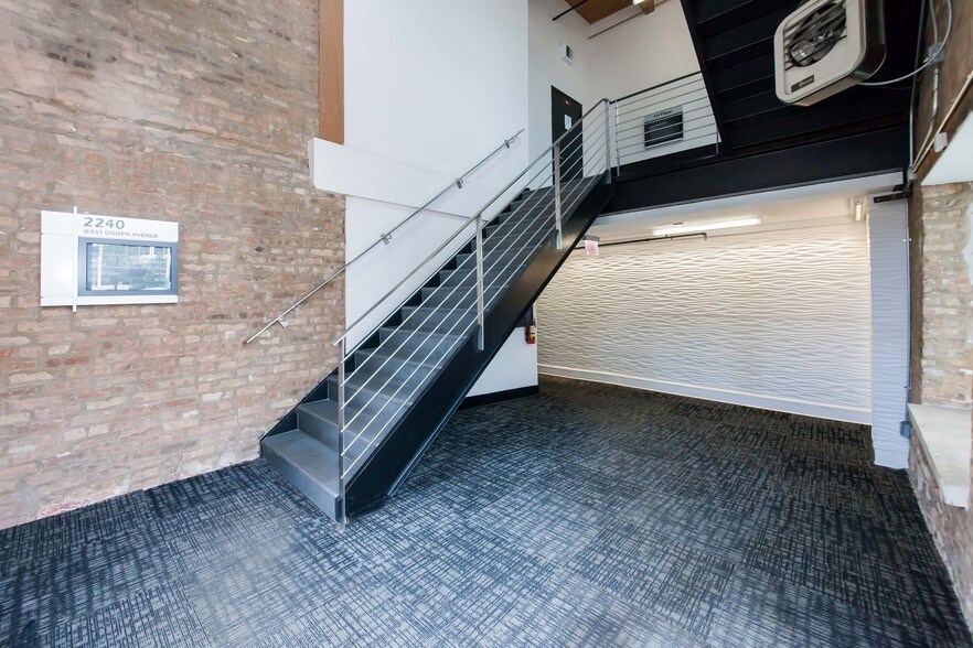 2240 W Ogden Ave, Chicago, IL à louer - Photo intérieure – Image 3 sur 7