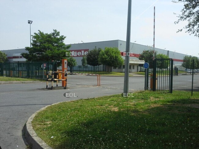 Plus de détails pour Industriel/Logistique à louer