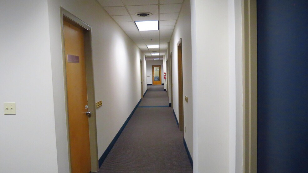 318-320 Bear Hill Rd, Waltham, MA à louer - Photo de l’immeuble – Image 3 sur 3