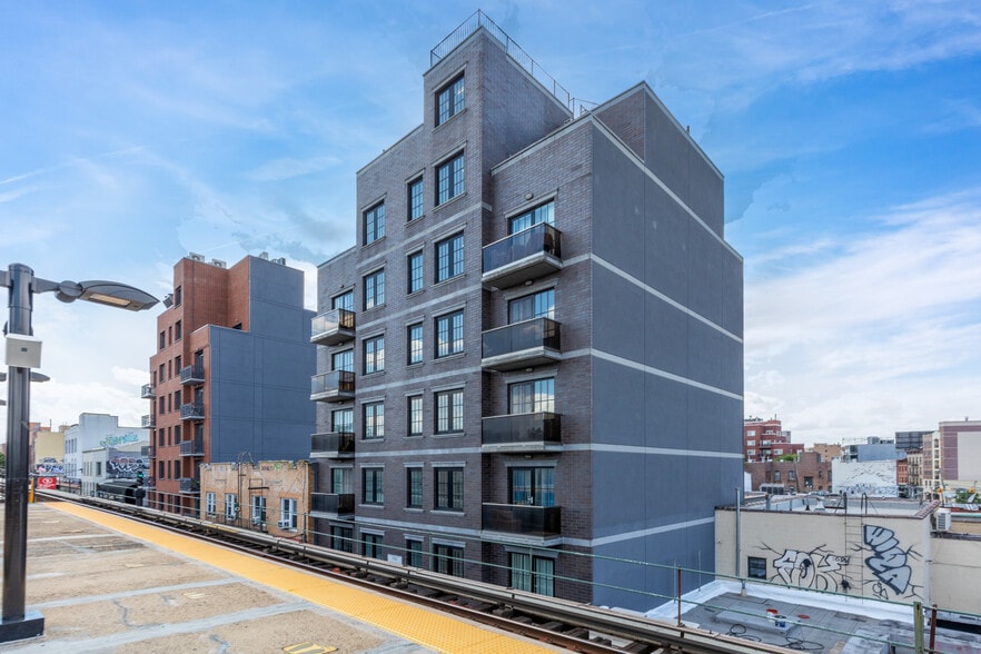 25-34 31st St, Astoria, NY à vendre - ProVideo LoopNet – Image 2 sur 30